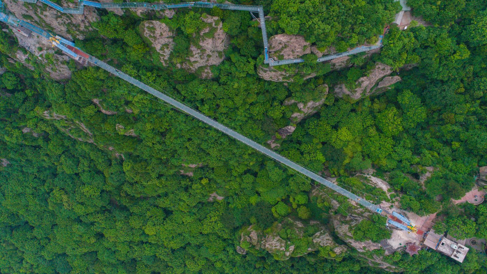 馬仁奇峰垃圾分類在行動！垃圾隨手分，文明旅游人！