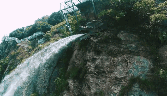 國(guó)慶打卡世界紀(jì)錄！馬仁奇峰面向女性玻璃橋+棧道免費(fèi)！