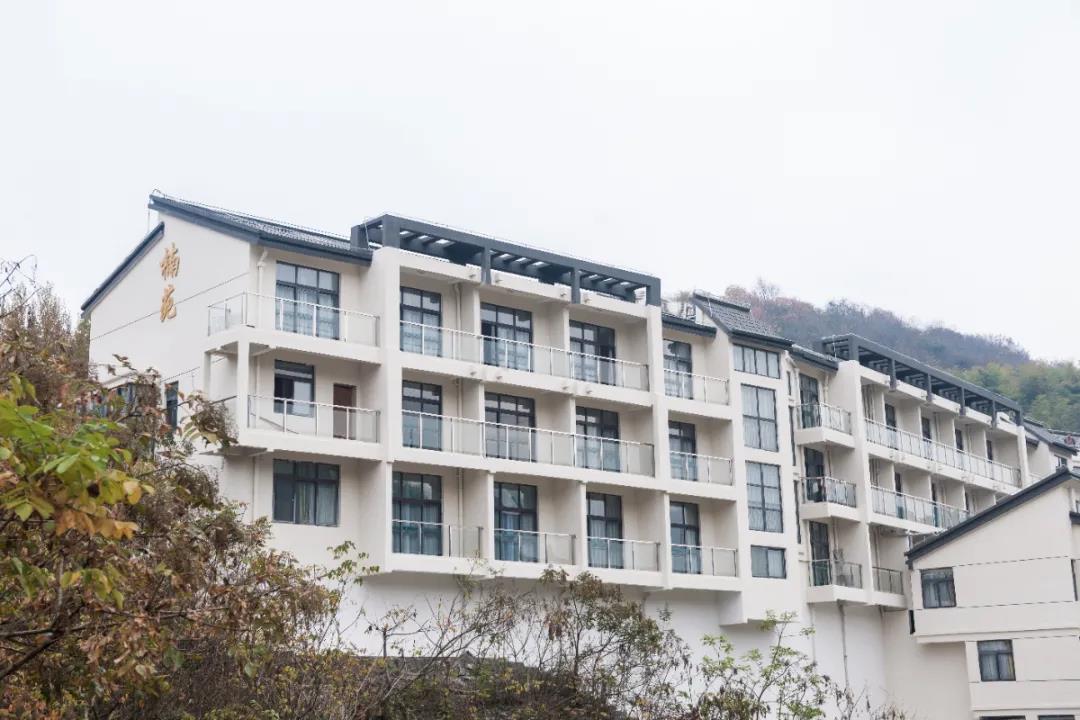 交出手機(jī)！住宿免費(fèi)！你敢挑戰(zhàn)嗎？